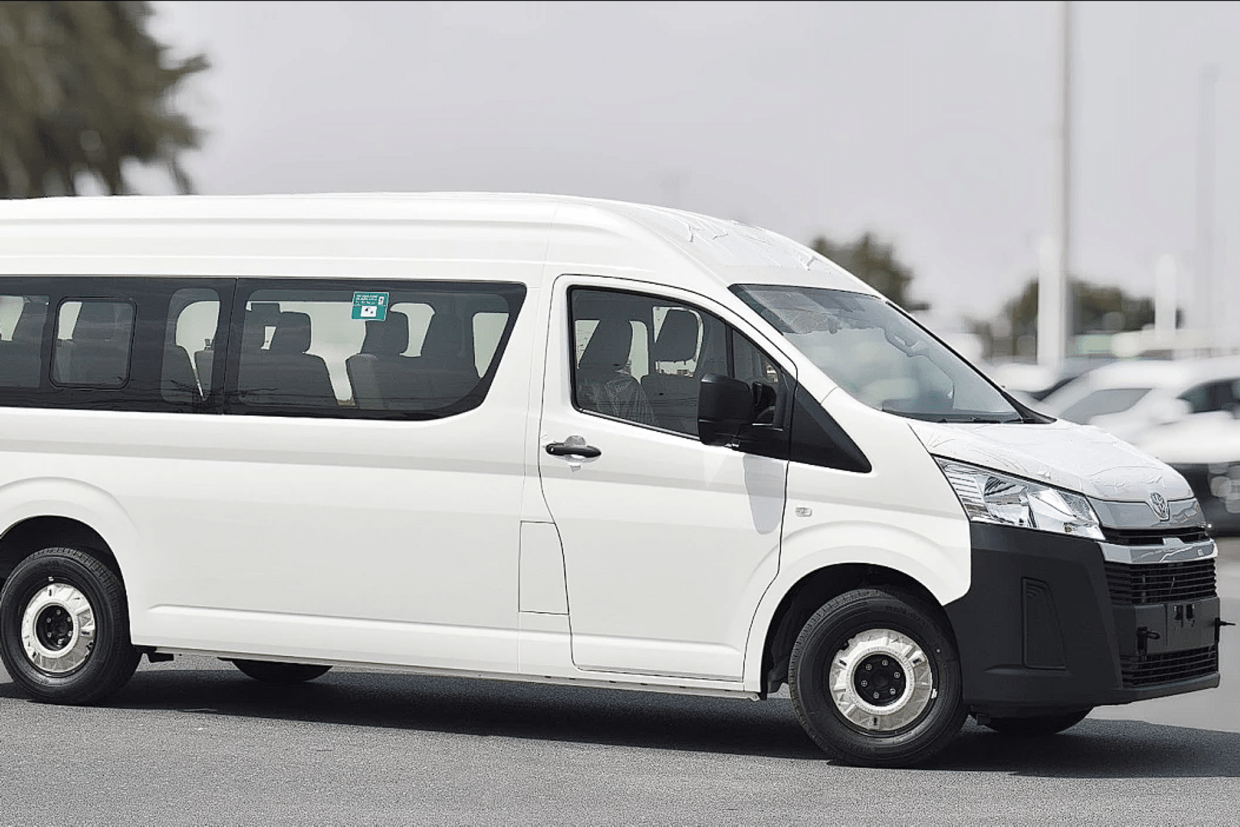 TOYOTA HIACE- interior (2)